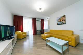 Апартаменты HouseHome Киев-2