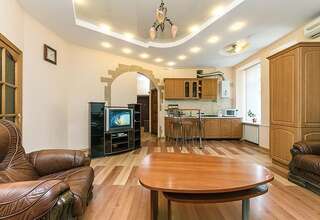 Апартаменты HouseHome Киев Апартаменты с 2 спальнями. Kostolna 6-9