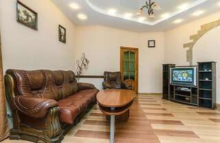 Апартаменты HouseHome Киев Апартаменты с 2 спальнями. Kostolna 6-10