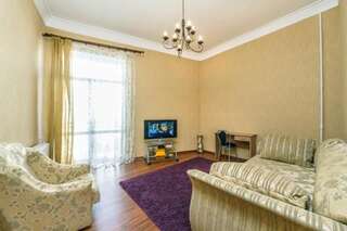 Апартаменты HouseHome Киев Апартаменты с 1 спальней и балконом. Софиевская 2/1-10