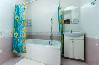 Апартаменты HouseHome Киев Апартаменты с 1 спальней и балконом. Софиевская 2/1-12