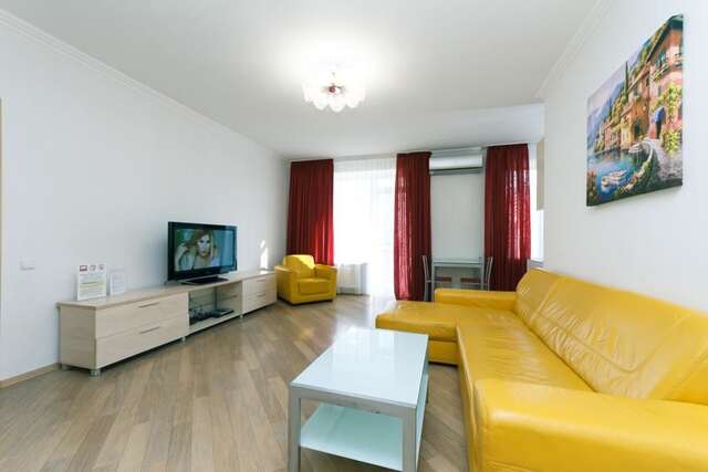 Апартаменты HouseHome Киев-6