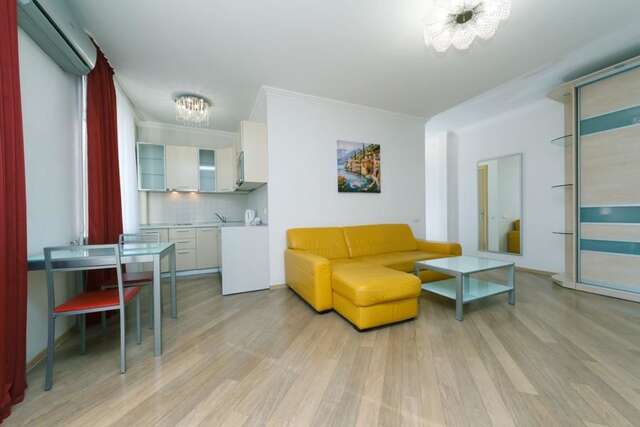 Апартаменты HouseHome Киев-8